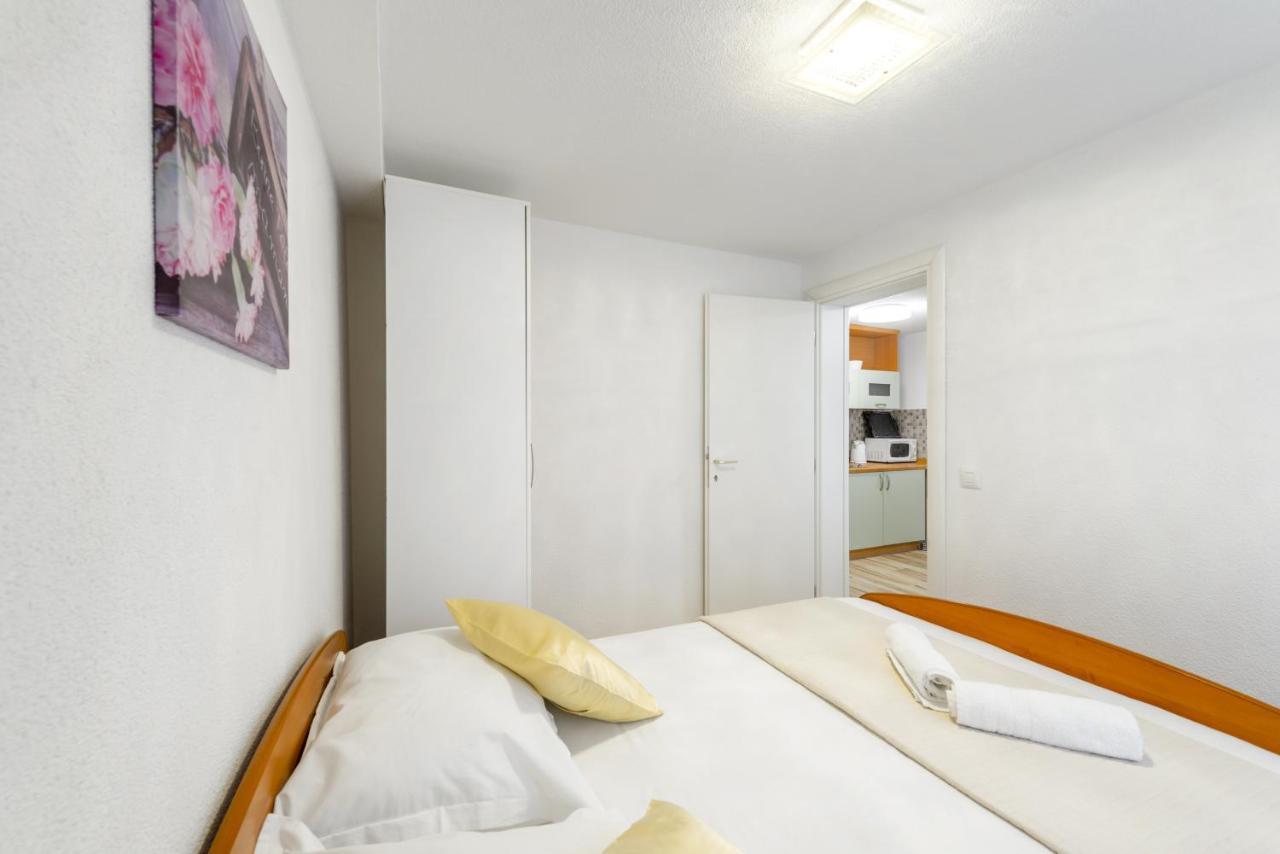 Apartments By The Sea Baska Voda, Makarska - 17570 Екстер'єр фото