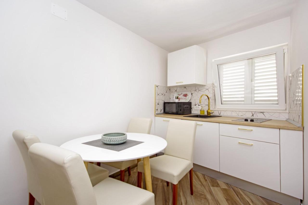 Apartments By The Sea Baska Voda, Makarska - 17570 Екстер'єр фото